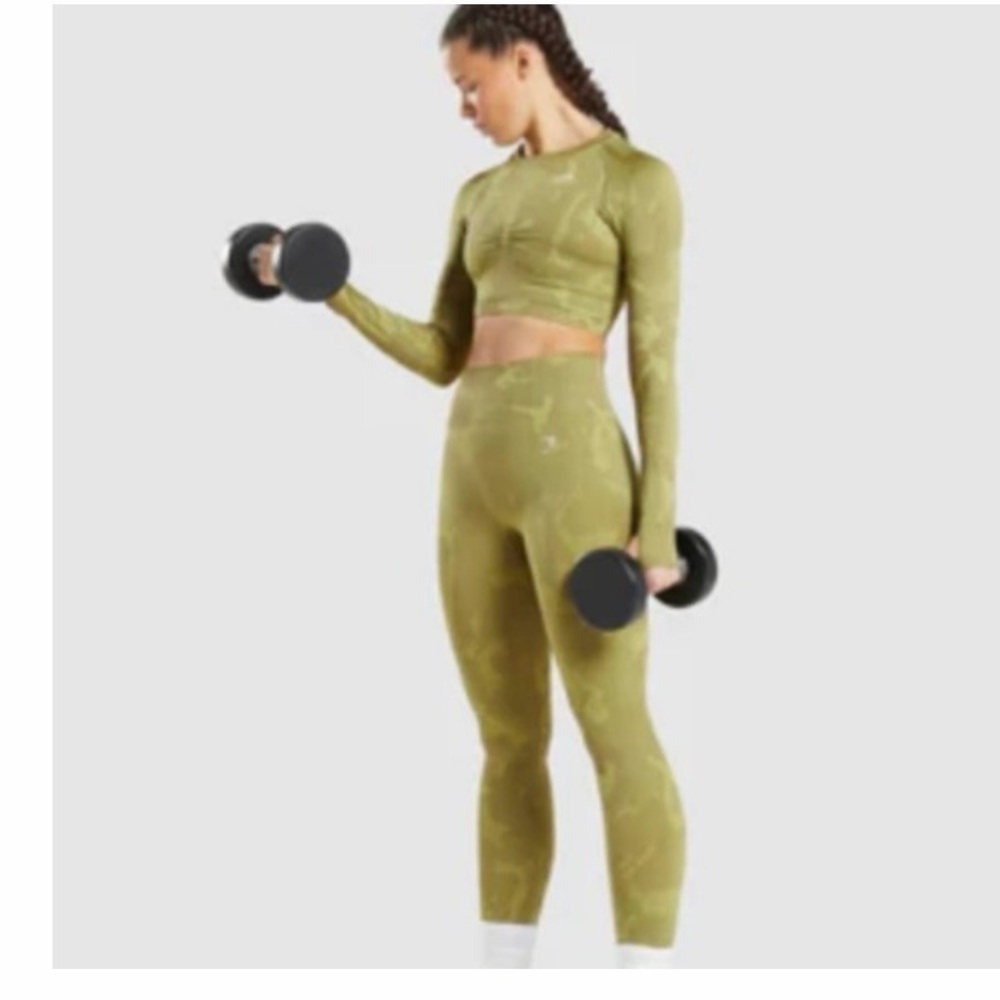 Gymshark camo Olive Leggings and Top Set size M